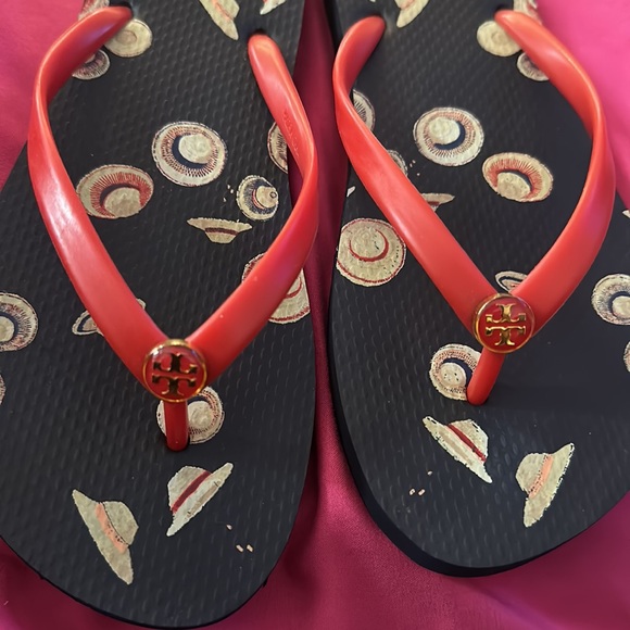 Tory Burch Rouge Hats Thin Rubber Flip Flop Slippers - Picture 4 of 6